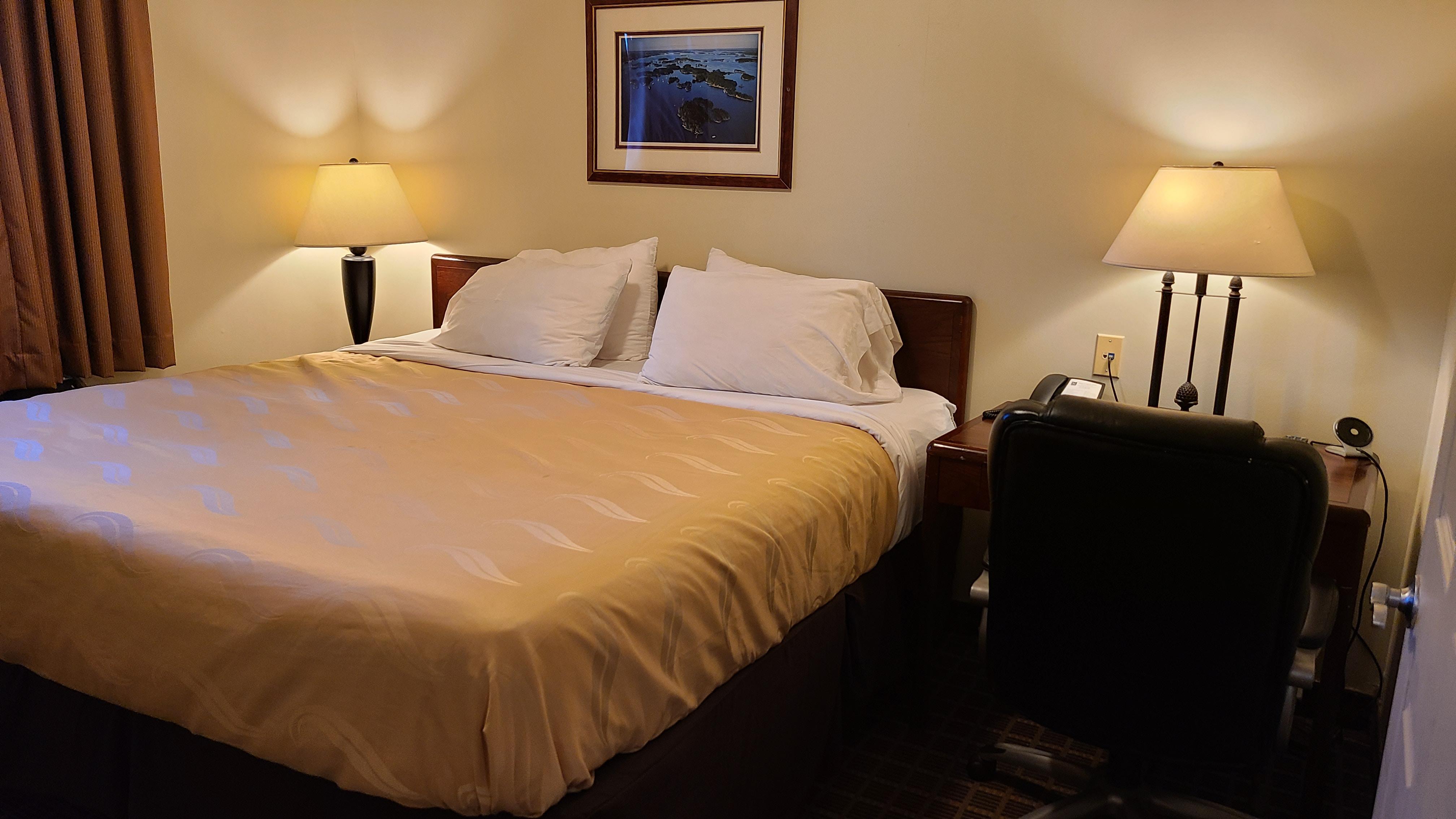 Quality Inn & Suites 1000 Islands Gananoque Exteriör bild
