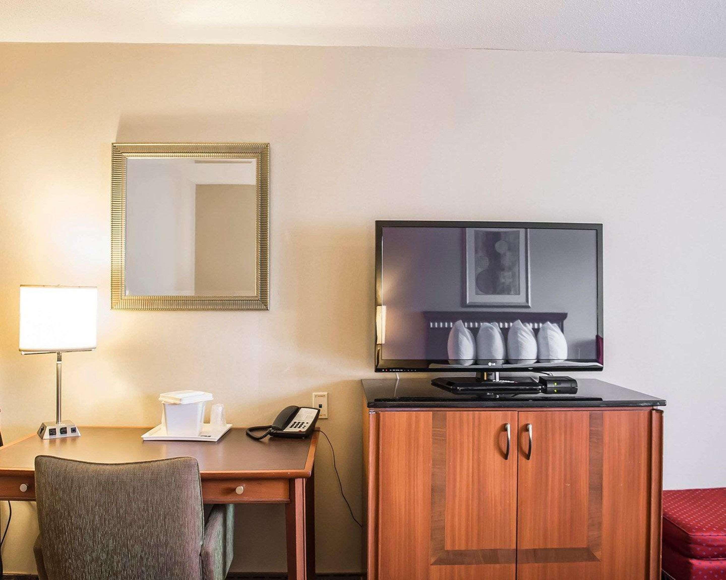 Quality Inn & Suites 1000 Islands Gananoque Exteriör bild