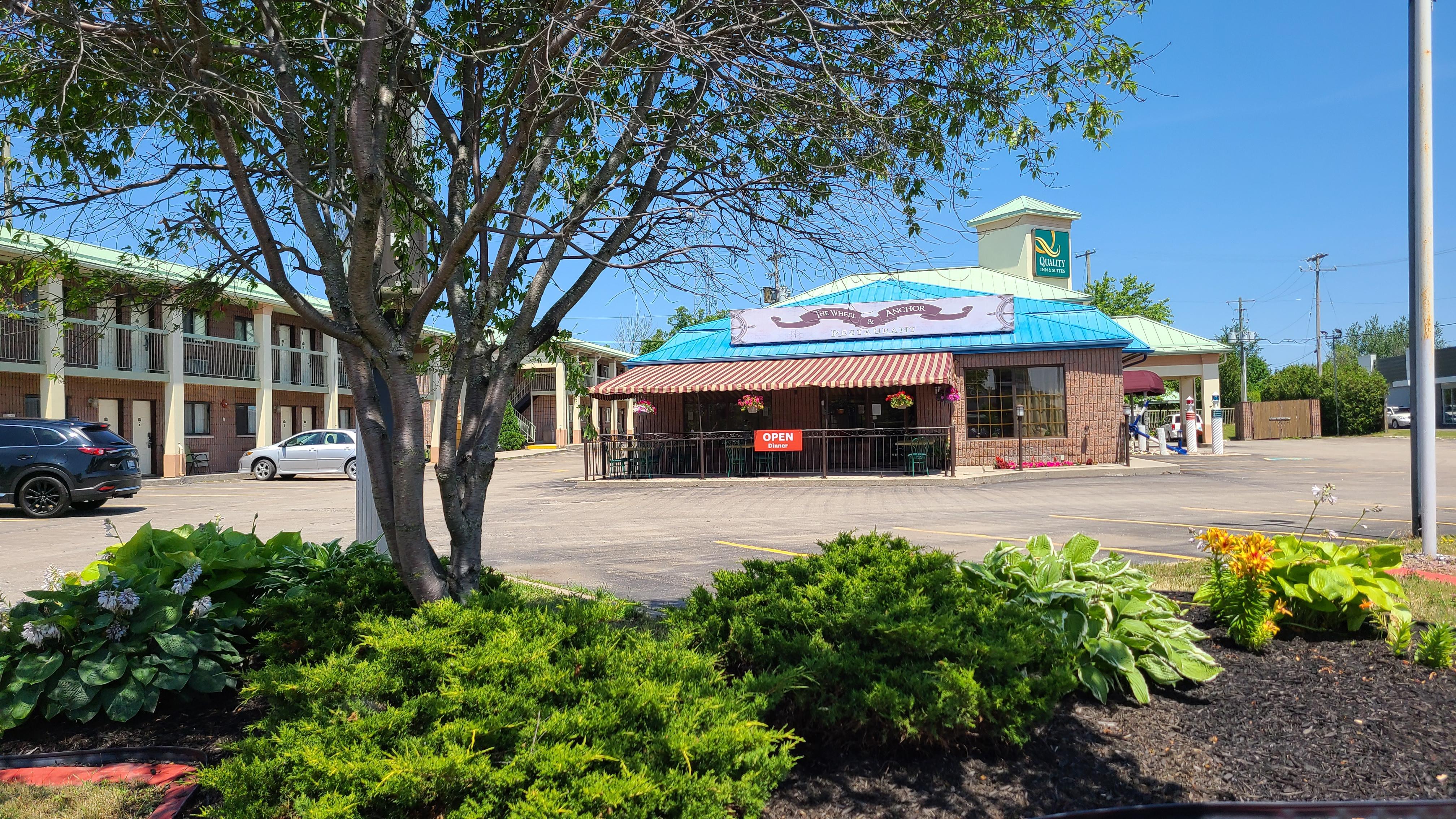 Quality Inn & Suites 1000 Islands Gananoque Exteriör bild