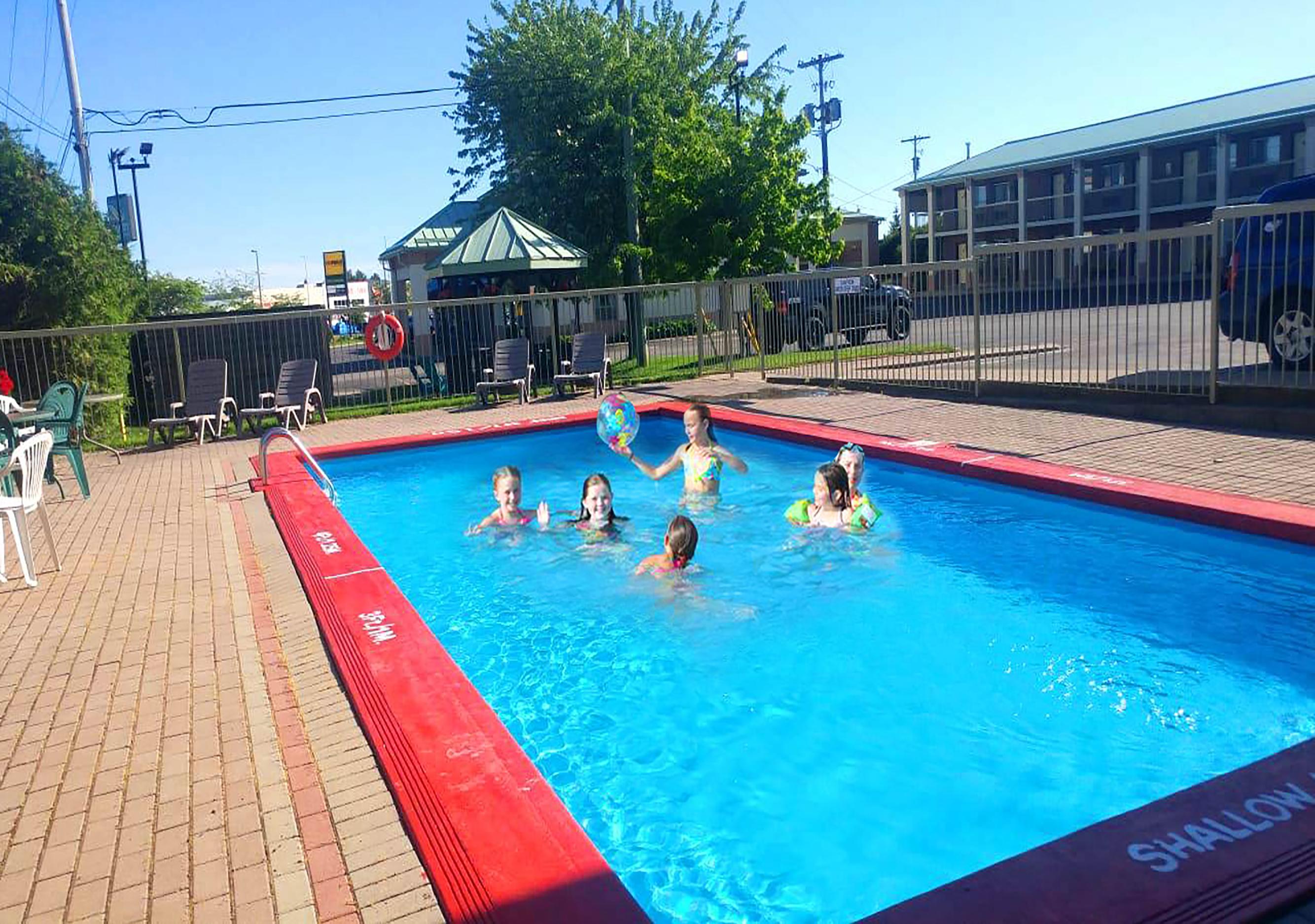 Quality Inn & Suites 1000 Islands Gananoque Exteriör bild